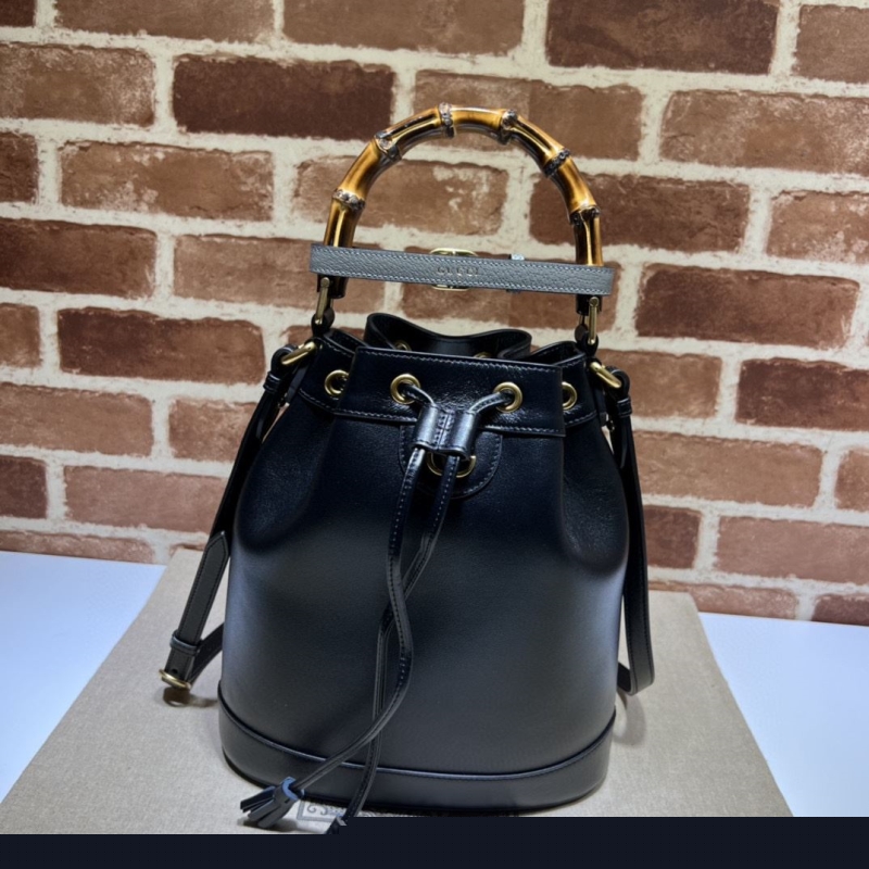 G*u*i bucket bags
